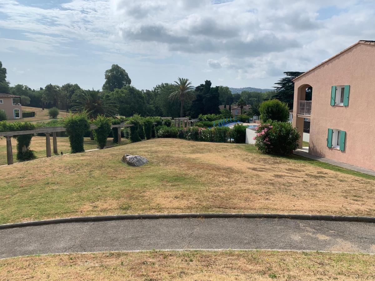 Appartement Grimaud Bord De Mer Luaran gambar