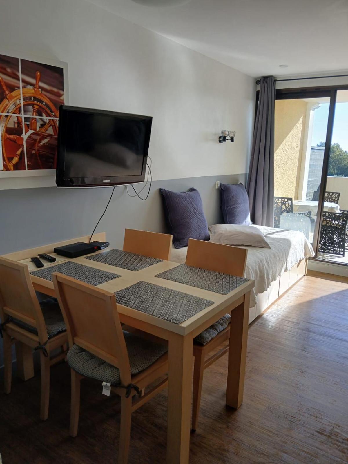 Appartement Grimaud Bord De Mer Luaran gambar