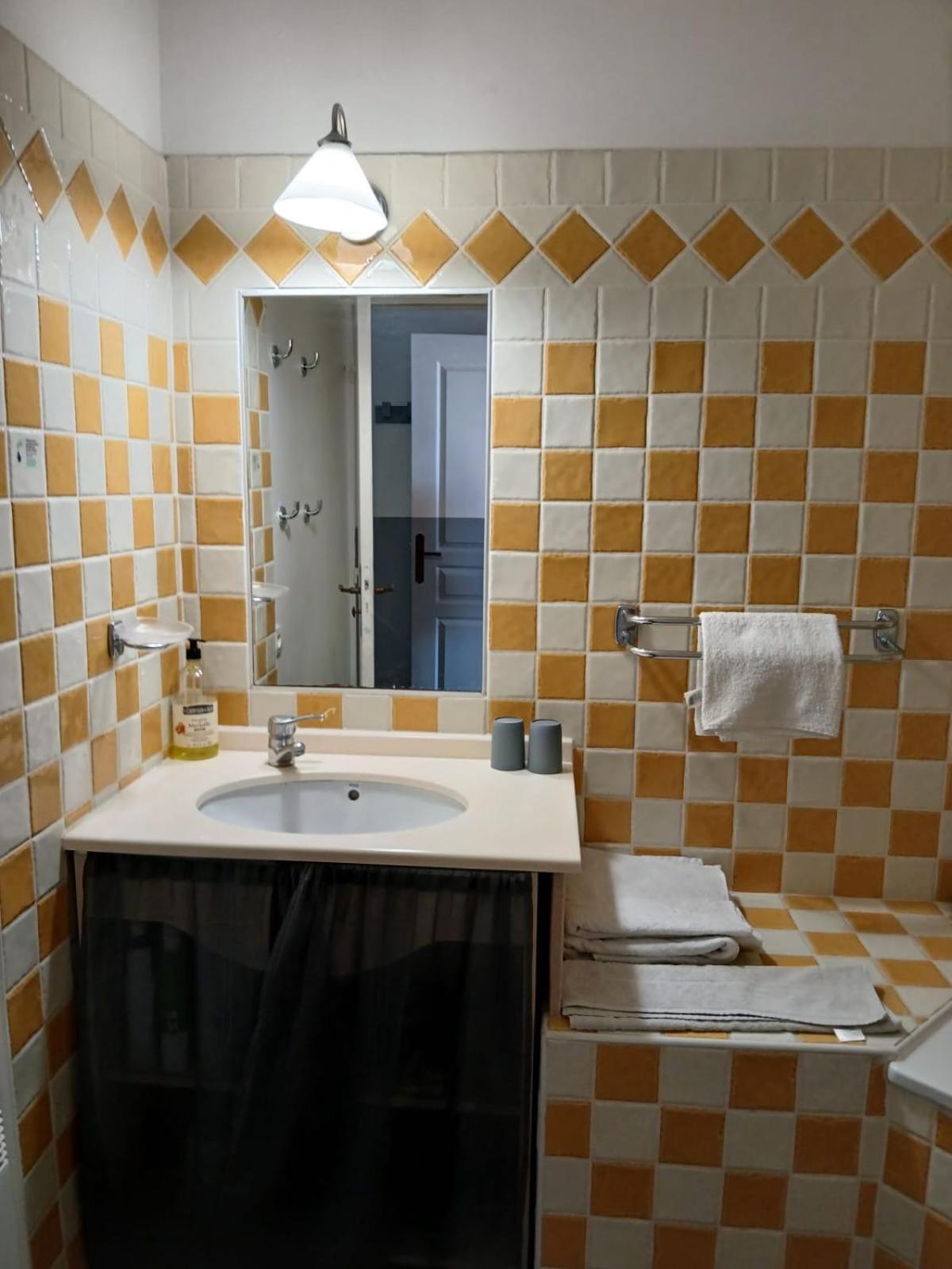 Appartement Grimaud Bord De Mer Luaran gambar